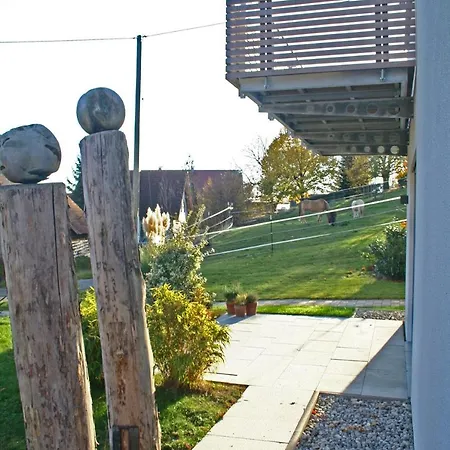 Schmid's Ponyhoefle Apartment Friedrichshafen